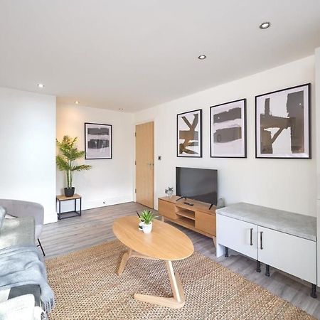 A Stylish Apartment With Parking In Preston Preston  Exterior foto