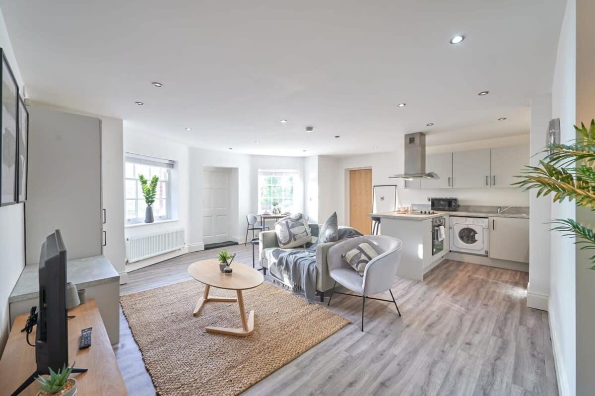 A Stylish Apartment With Parking In Preston Preston  Exterior foto